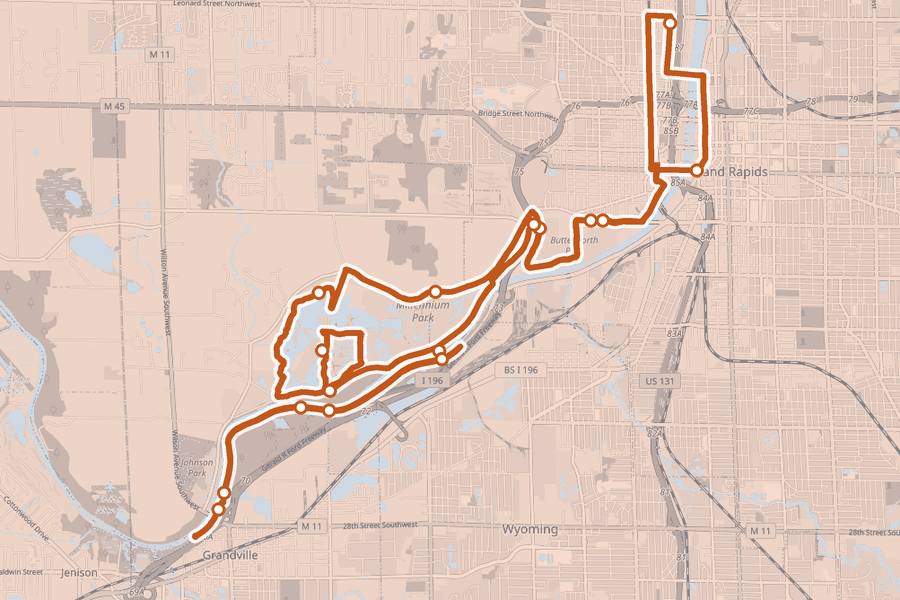 Course map of the Grand Rapids Marathon, with a dot at every aid station