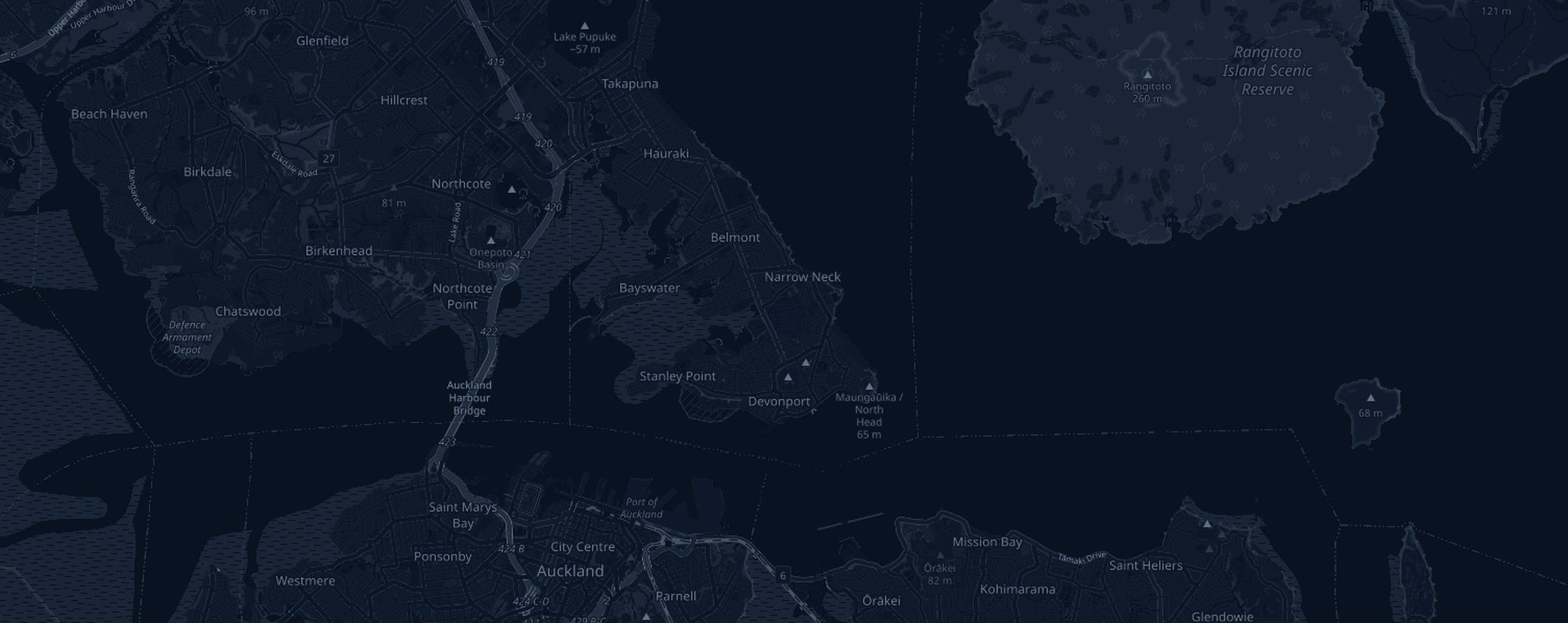 Map of the Auckland Marathon course with the 13 aid tables marked